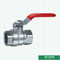 Le robinet à tournant sphérique fournisseur de l'eau moyenne nickelée de poids a adapté le robinet aux besoins du client à tournant sphérique en laiton forgé